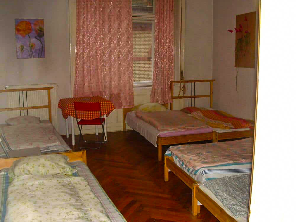 بيت شباب فرست